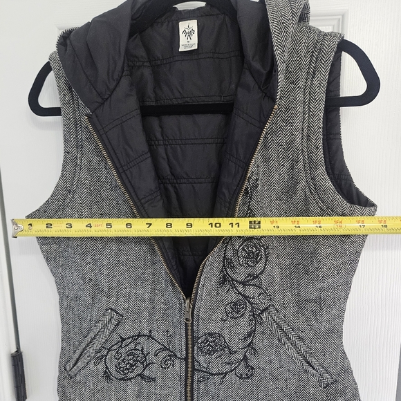 Prana Quilted Vest - Picture 5 of 6